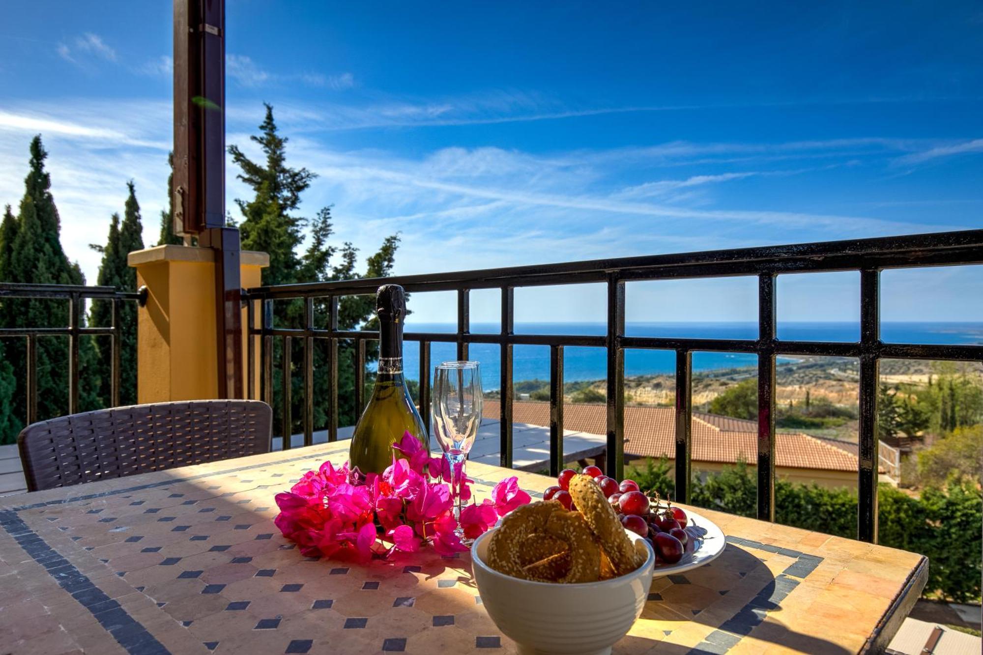 1 Bedroom Apartment Pyrgos With Beautiful Sea And Sunset Views, Aphrodite Hills Resort Куклия Екстериор снимка