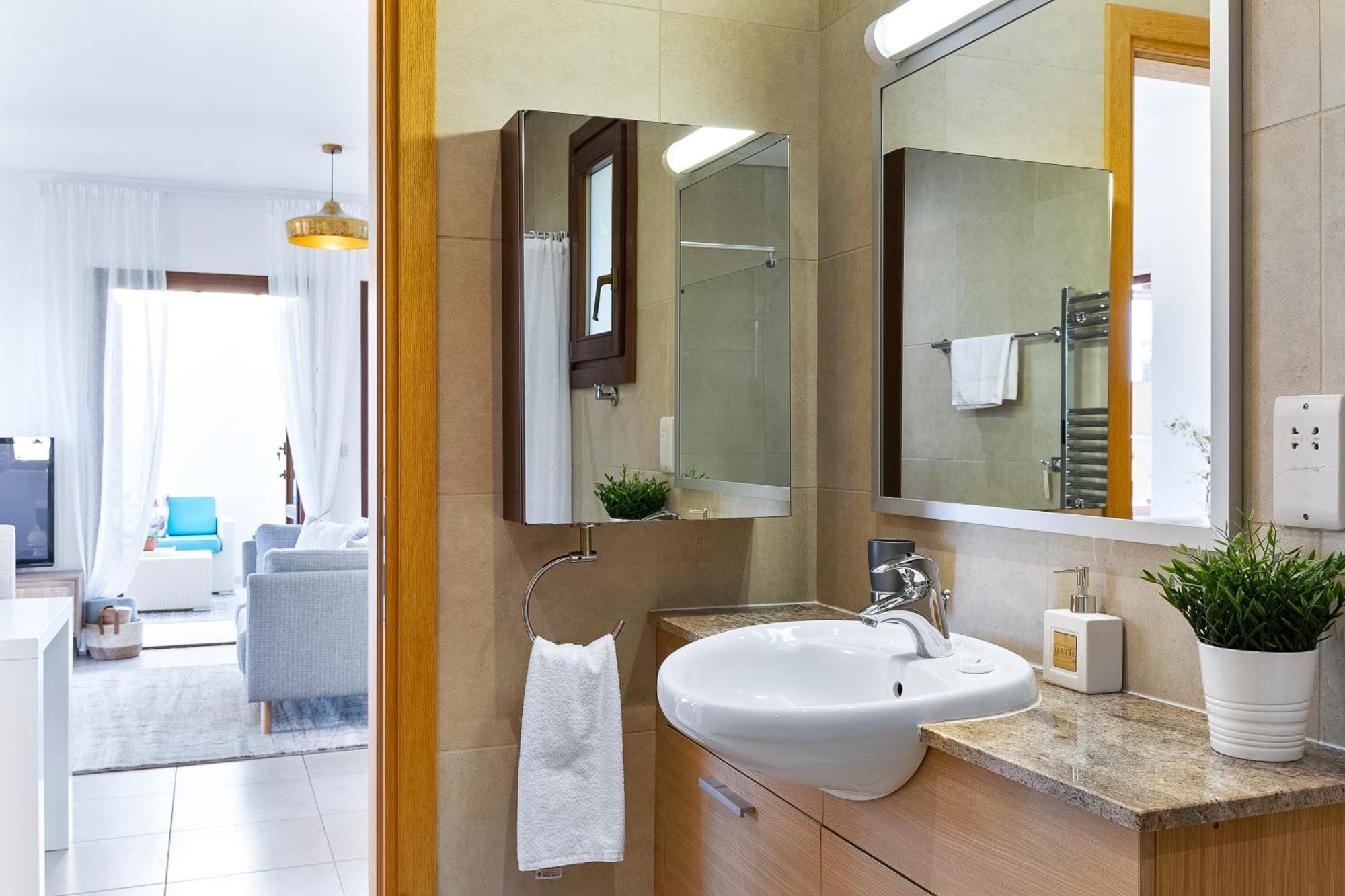 1 Bedroom Apartment Pyrgos With Beautiful Sea And Sunset Views, Aphrodite Hills Resort Куклия Екстериор снимка