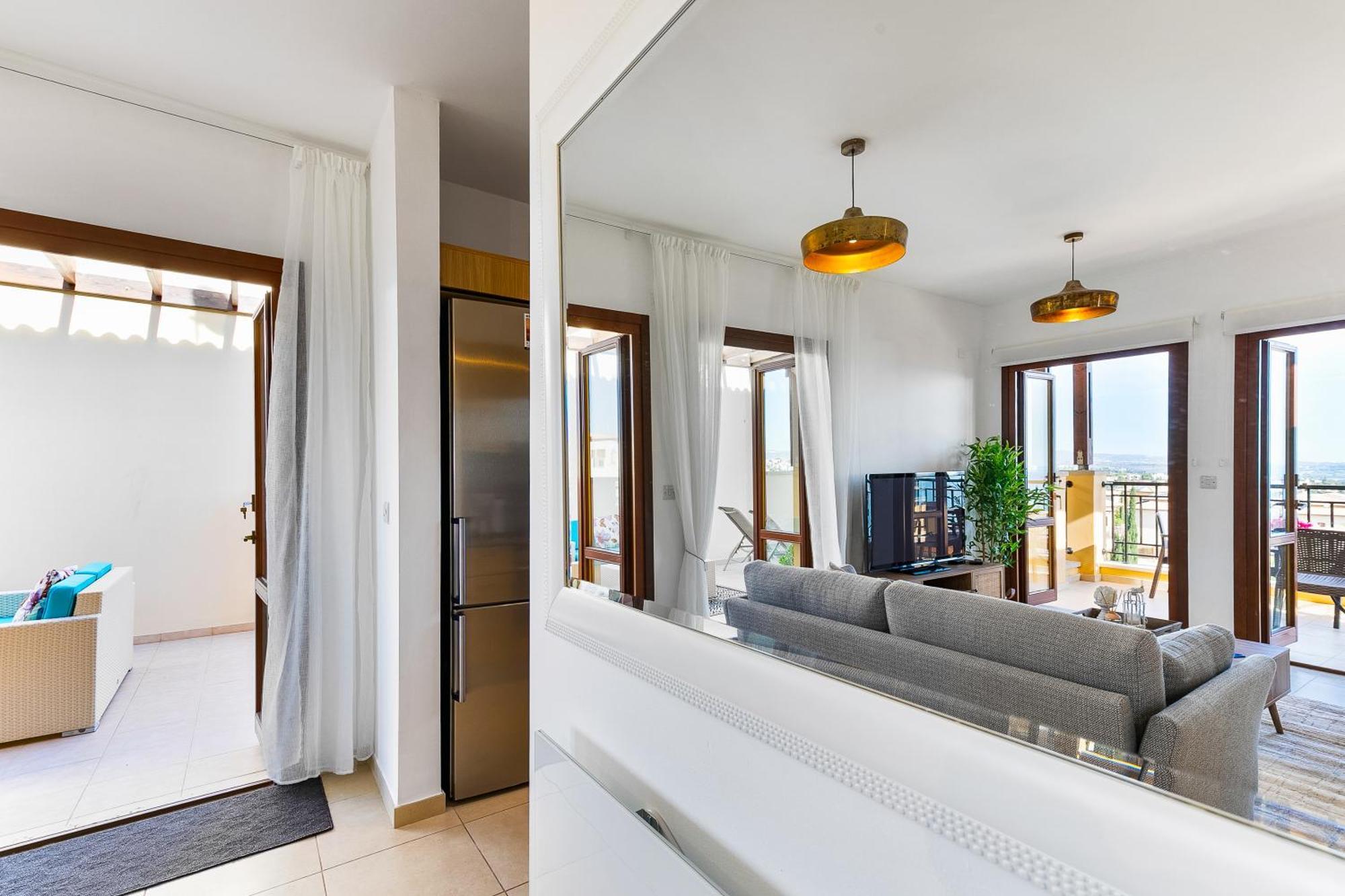 1 Bedroom Apartment Pyrgos With Beautiful Sea And Sunset Views, Aphrodite Hills Resort Куклия Екстериор снимка