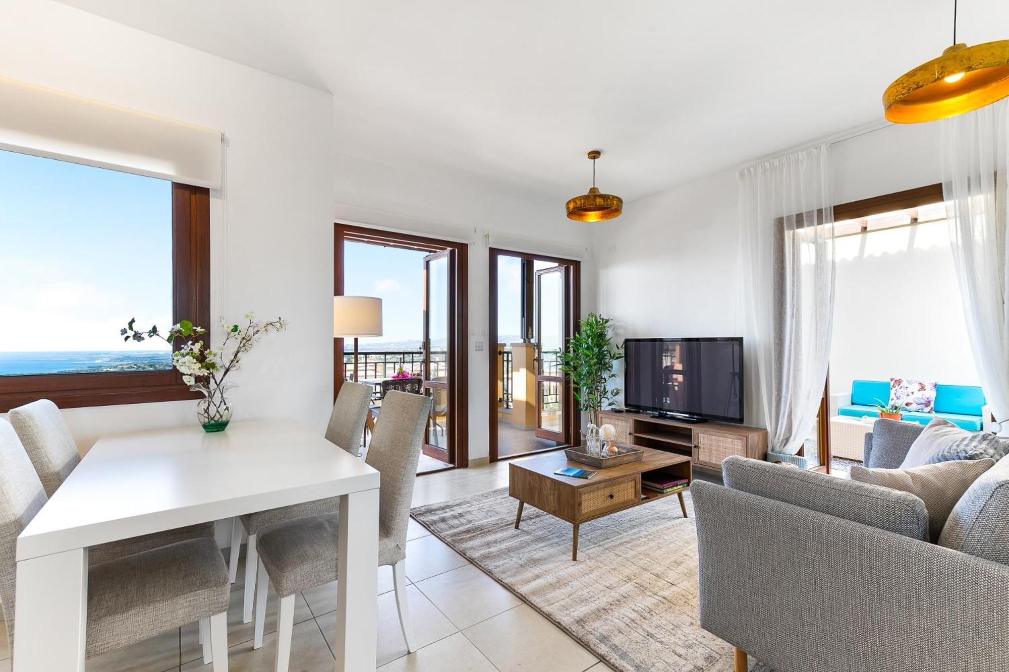 1 Bedroom Apartment Pyrgos With Beautiful Sea And Sunset Views, Aphrodite Hills Resort Куклия Екстериор снимка