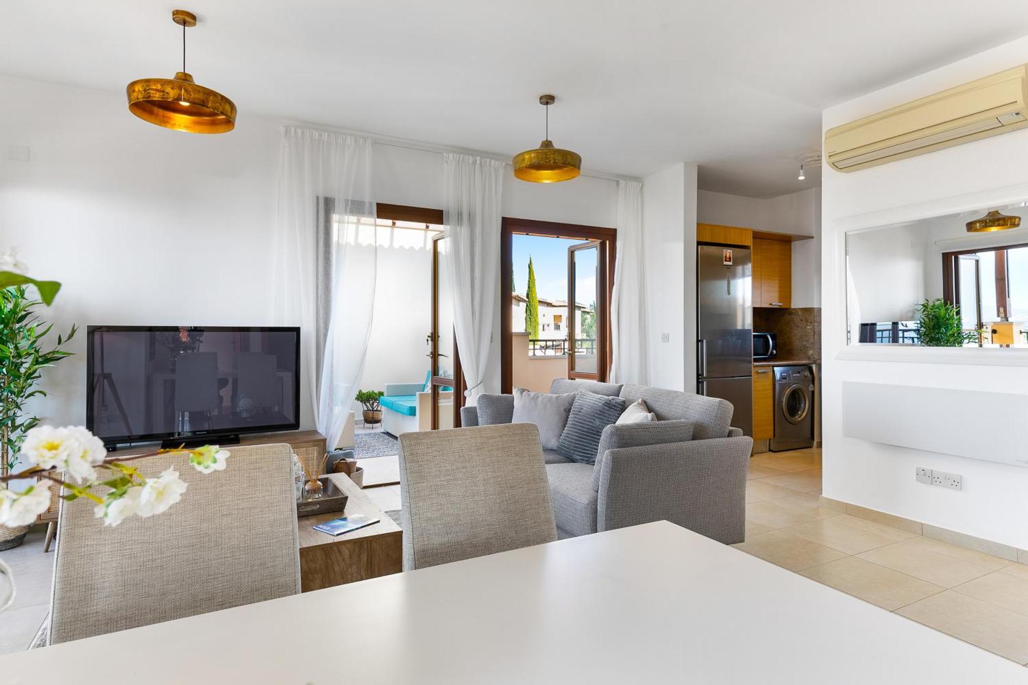 1 Bedroom Apartment Pyrgos With Beautiful Sea And Sunset Views, Aphrodite Hills Resort Куклия Екстериор снимка